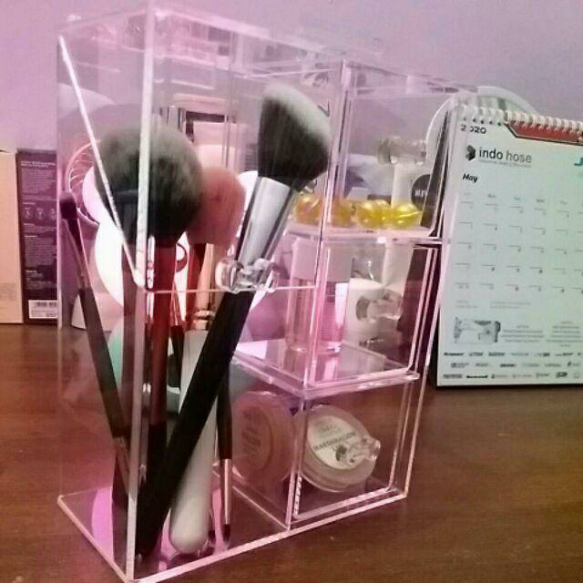 

Acrylic brush x3 mini, tempat brush
