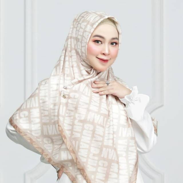 Mandjha hijab Ivan Gunawan