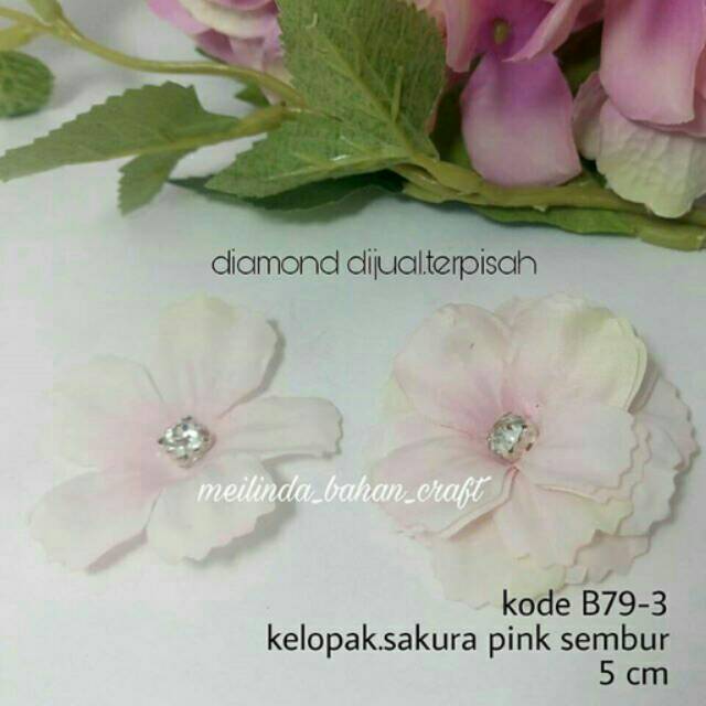 

Kode B79-3. Petals sakura import.