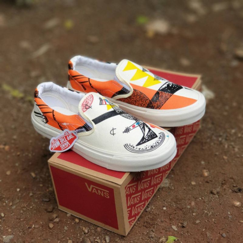 SEPATU SLIP ON VANS X MOTIF MOMA UK. 36-43 GRADE ORIGINAL