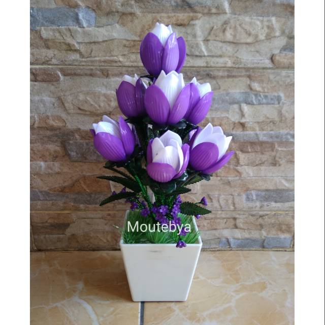 Bunga Tulip rangkai Akrilik