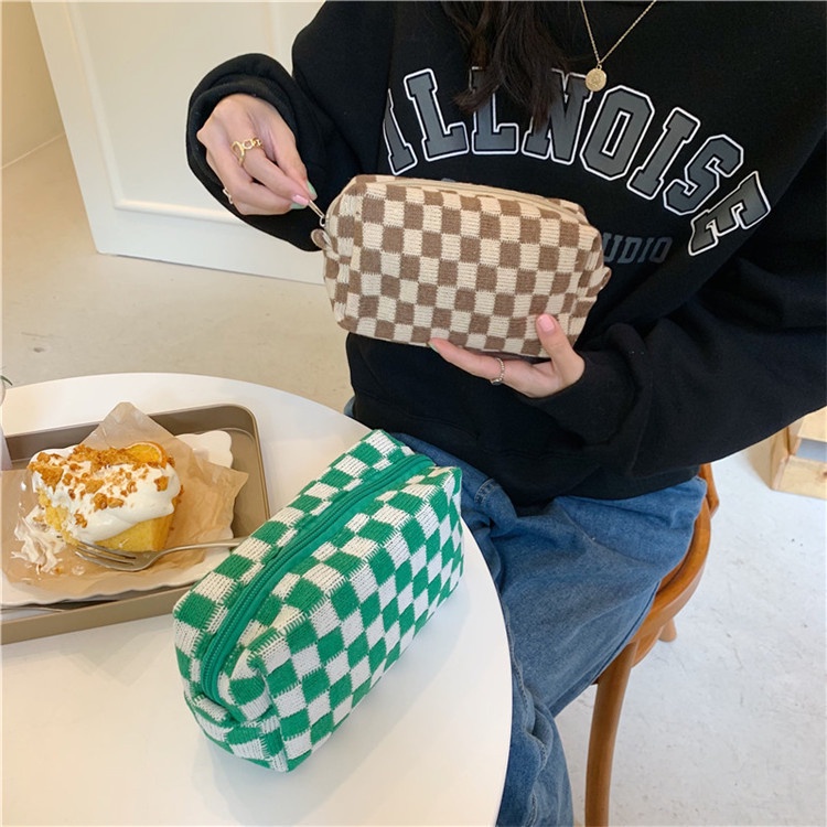 KOREAN CHECKERBOARD KNITTED MAKE UP BAG / POUCH KOSMETIK / TAS MAKE UP BAG / KOTAK PENSIL KOREA