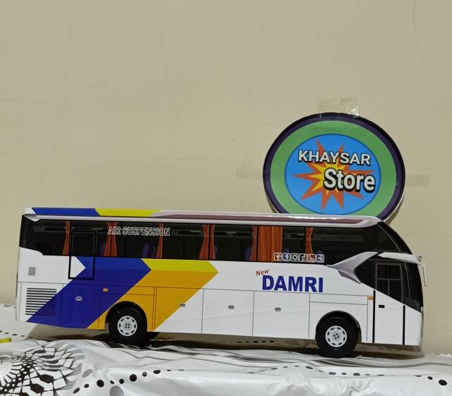 Miniatur bus SR 2 DAMRI