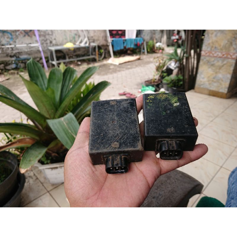 CDI Satria R Satria S 2tak/Satria lumba/robot/kebo 2TAK KGD original copotan dari motor