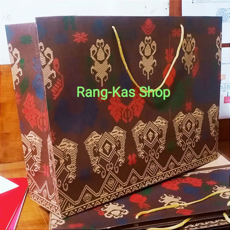 

Paperbag Batik XL Landscape JBT kraft doff