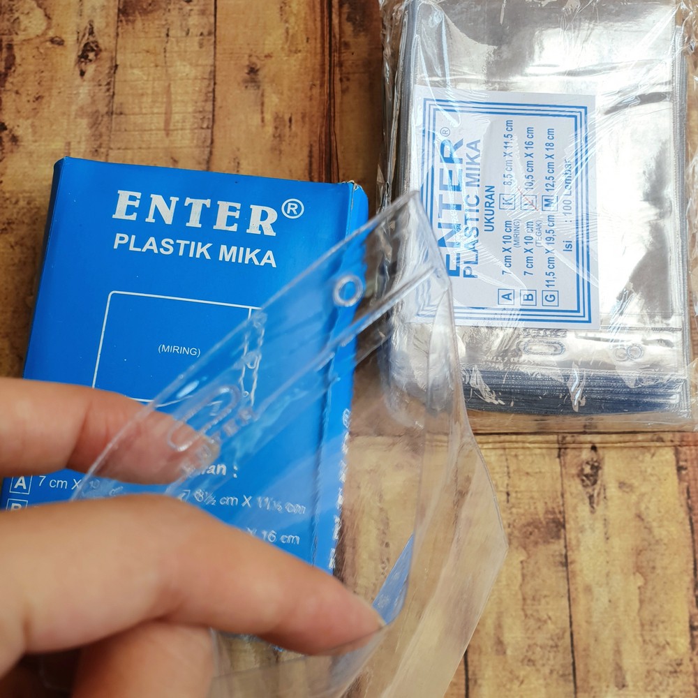 1 Pak isi 97 Pcs ID Card Mika - Plastik Nametag Enter 16 x 10,5 ukuran L - Kantong ID Card