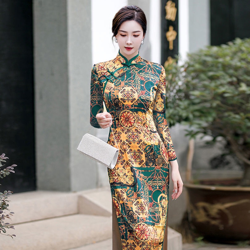 2022 autumn clothes New Retro cheongsam women's long style split temperament young style show Chines