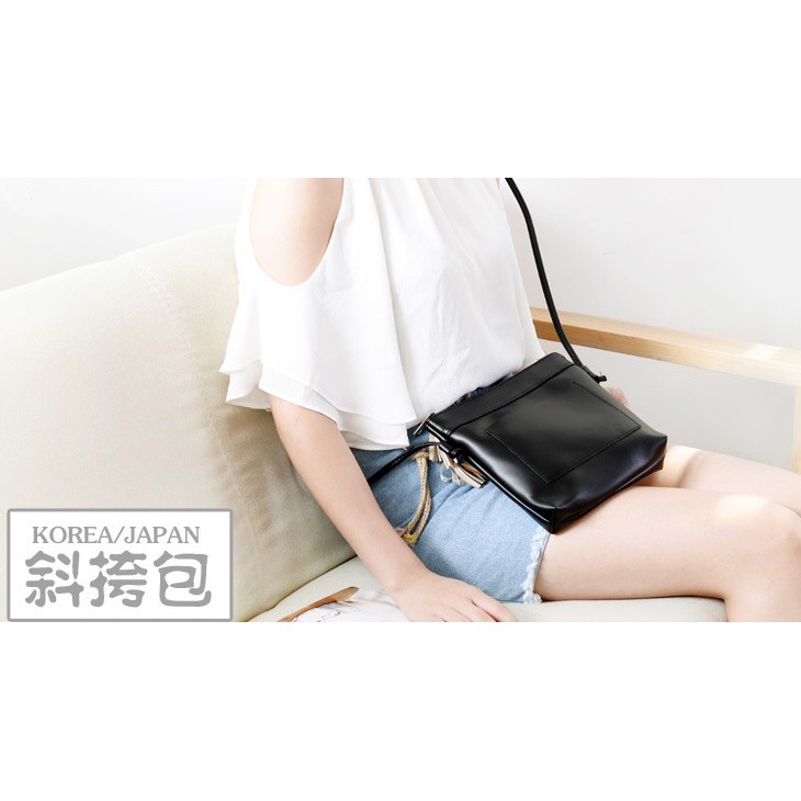 tas selempang kulit hitam retro simple bag Messenger shoulder (1F3) bta133