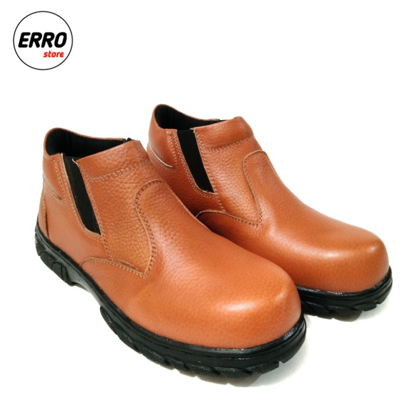 Sepatu safety pria slip on king wallbeth bahan kulit asli, sepatu proyek murah , sepatu safety pria 