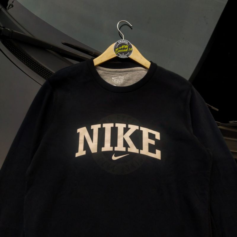 nike spell out crewneck