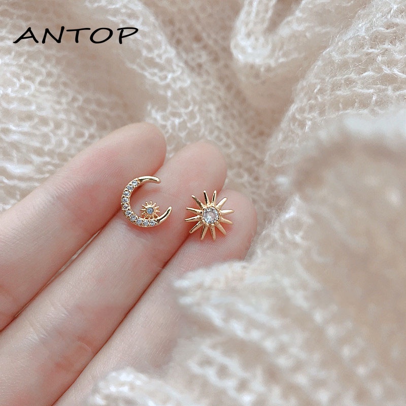 Anting Tusuk Asimetris Lapis Silver / Gold Model Matahari / Bulan Sabit Untuk Wanita