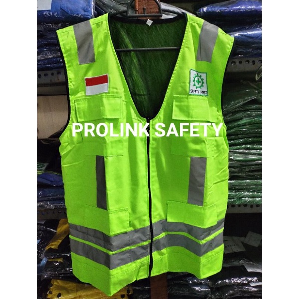 ROMPI SAFETY HIJAU STABILO BAHAN DRILL BERLOGO K3 BENDERA PAKAI FURING