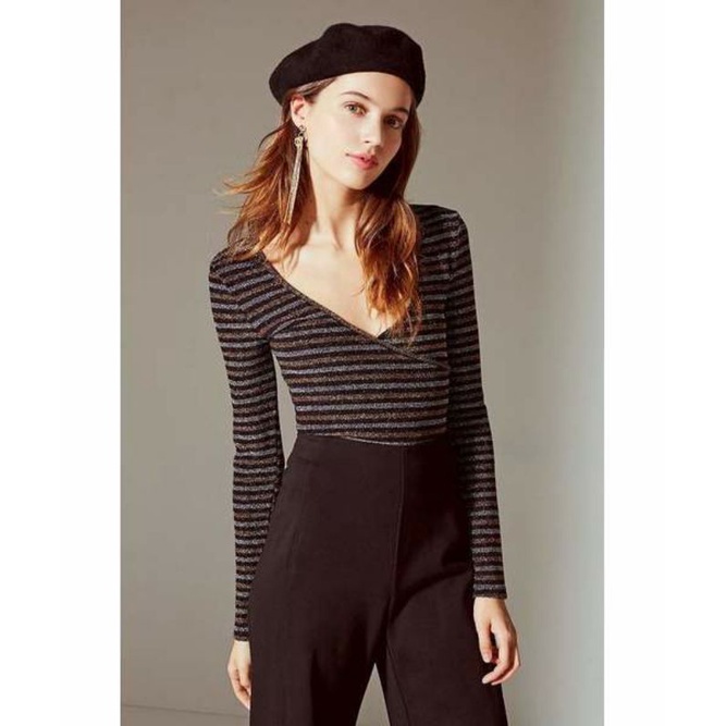 URBAN OUTFITTERS WRAP TOP