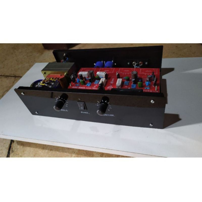 Power Amplifier 600 Watt Stereo.