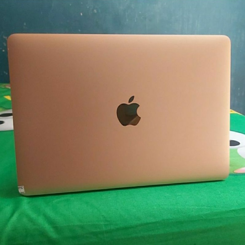 Macbook Retina 12 inch Tahun 2017 intel Core M3 1.2Ghz Ram 8GB SSD 256 GB Rose Gold mulus