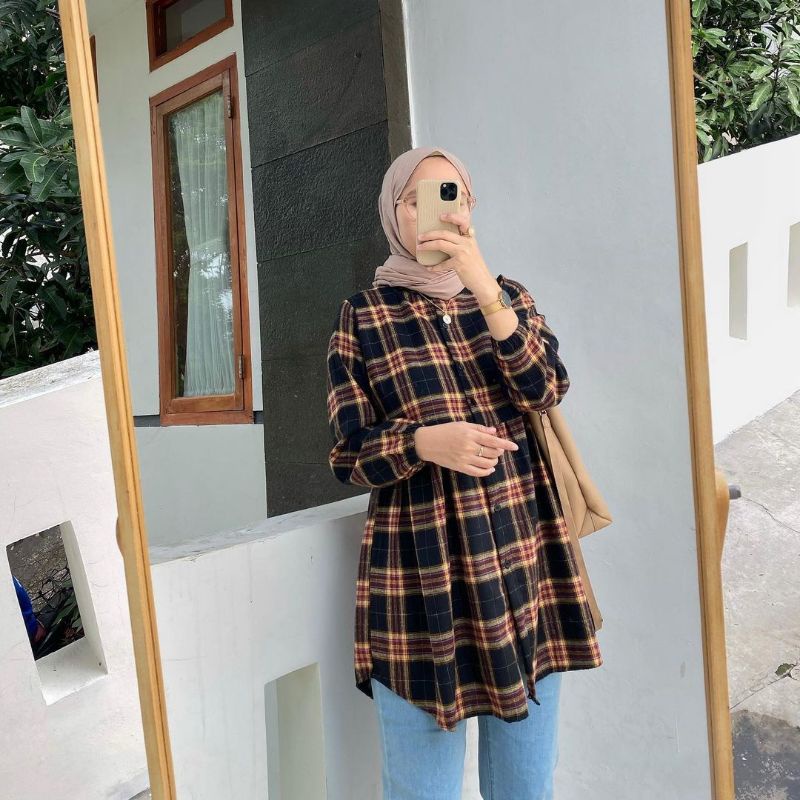 adyra flanel tunik by outfix ( emma size L )