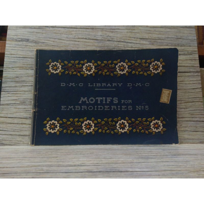 

D.M.C.LIBRARY MOTIFS FOR EMBROIDERIES No 5