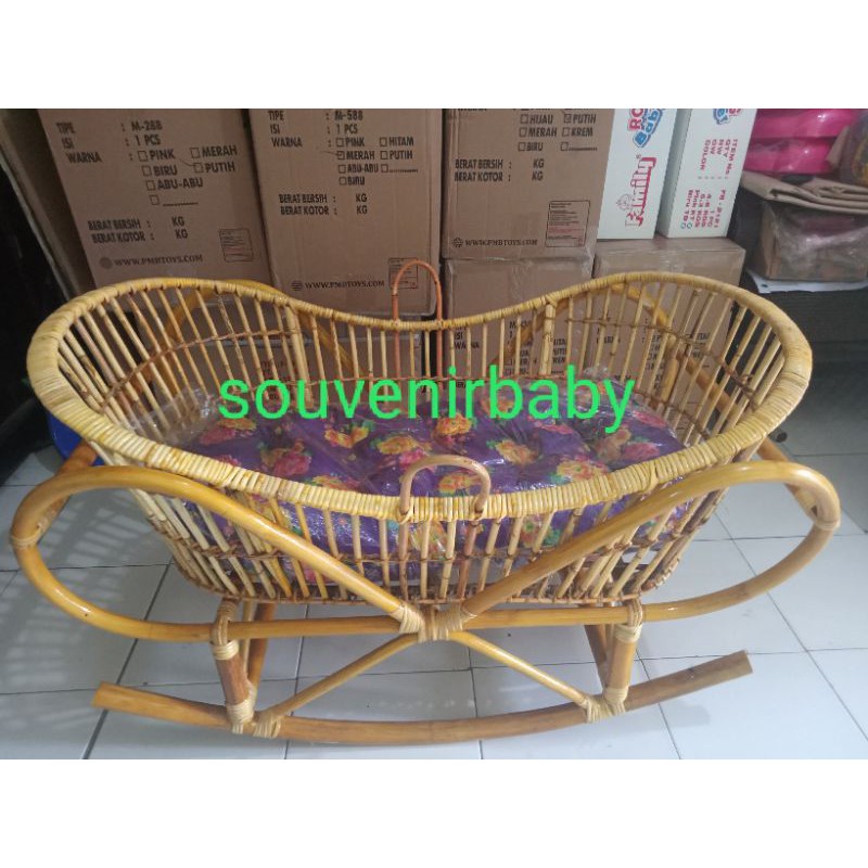 Ayunan Bayi Rotan Model Perahu Bonus Alas/ Kasur