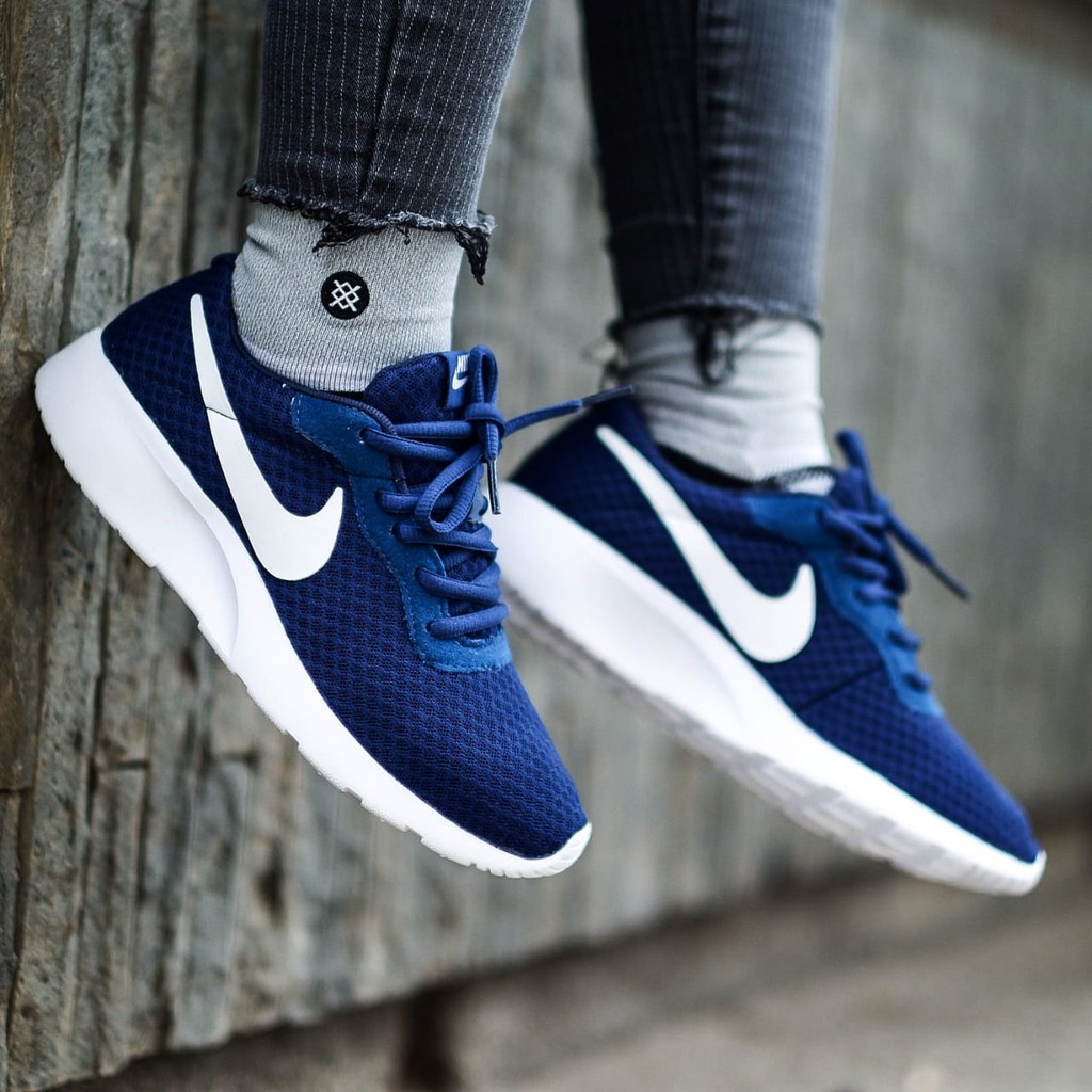 nike tanjun navy white
