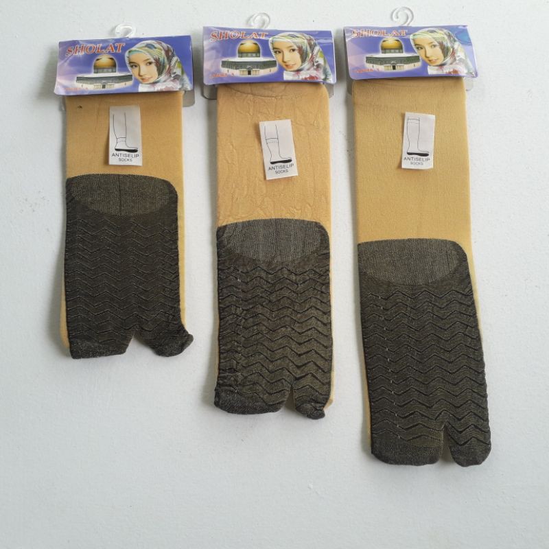 Kaos Kaki Stoking Jempol Tipis Anti Slip Wanita Warna Kulit Coklat Pendek Muslimah Telapak Hitam