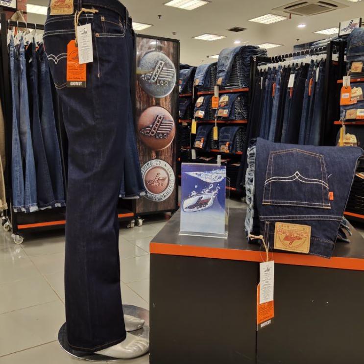 [KODE PRODUK BS7SE7367] LEA JEANS BOOTCUT/CUTBRAY 607 ORIGINAL
