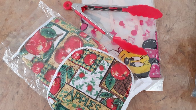 Paket 8 Isi 3 Produk Perlengkapan Masak Apron Karakter Sarung Tangan Oven Dan Capit Makanan