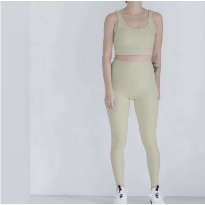 OFFICIALLY RISE X PATRICIA STEPHANIE - WARRIOR II LEGGING - SAGE GREEN - SIZE 6