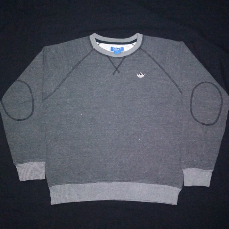 CN second Unisex Adidas original  size M fit L