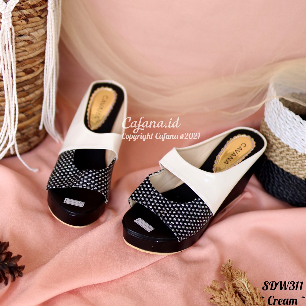 Wedges Wanita Adela SDW311