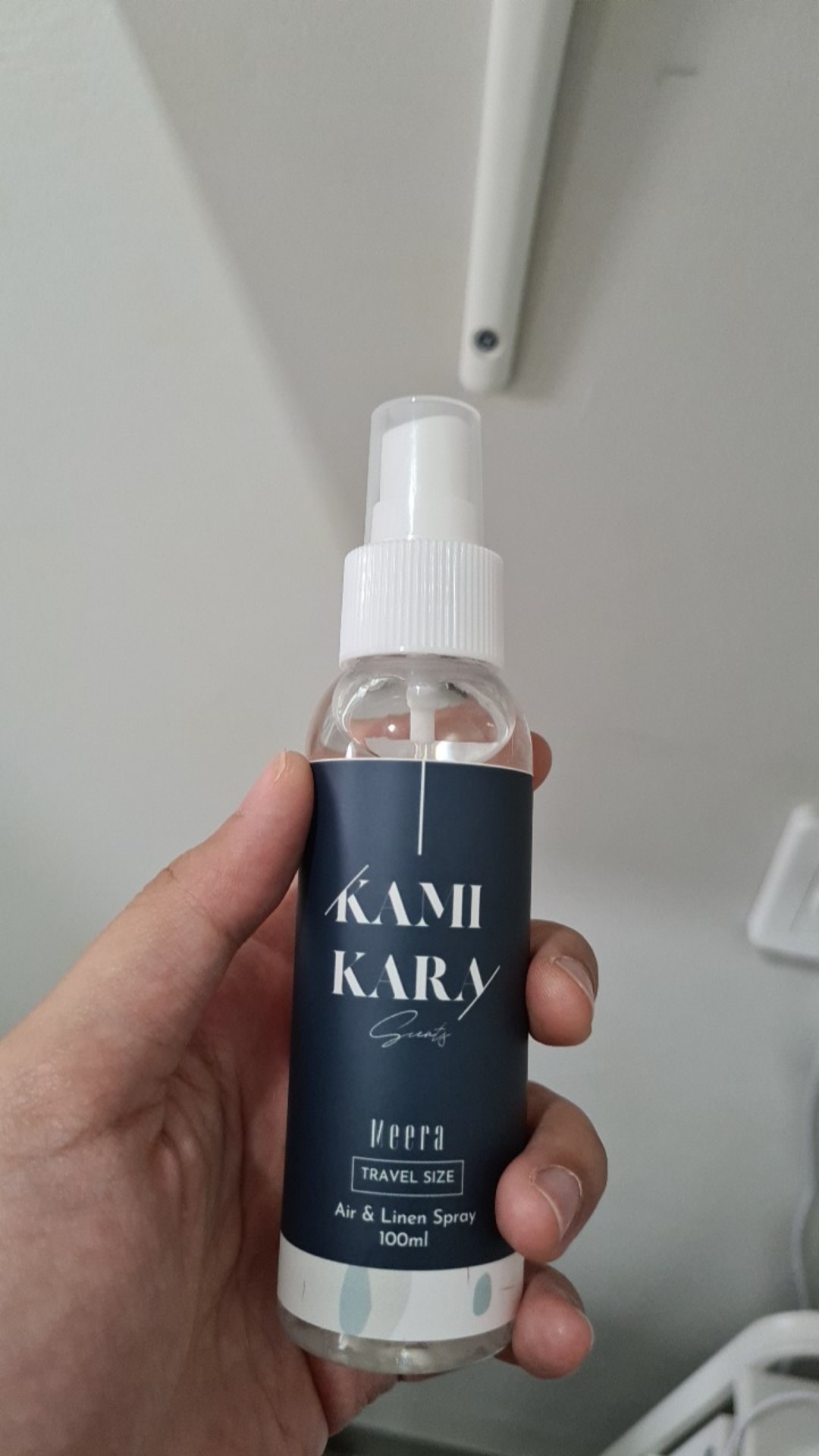 Kamikara Air And Linen Spray (pengharum Ruangan Dan Kain) Anti Bakterial 100ml - Travel Size (meera)