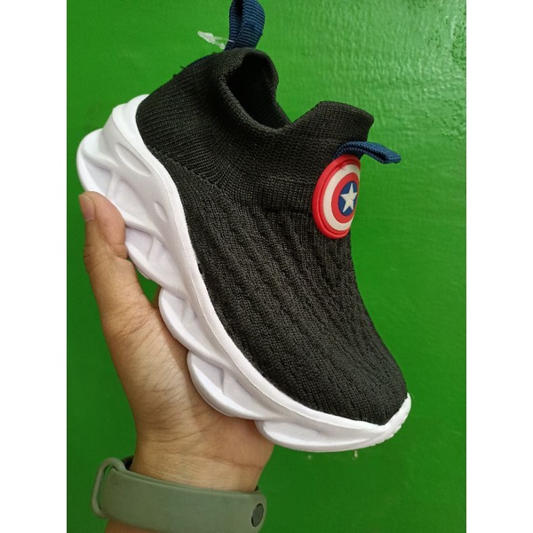 SALE sepatu avengers