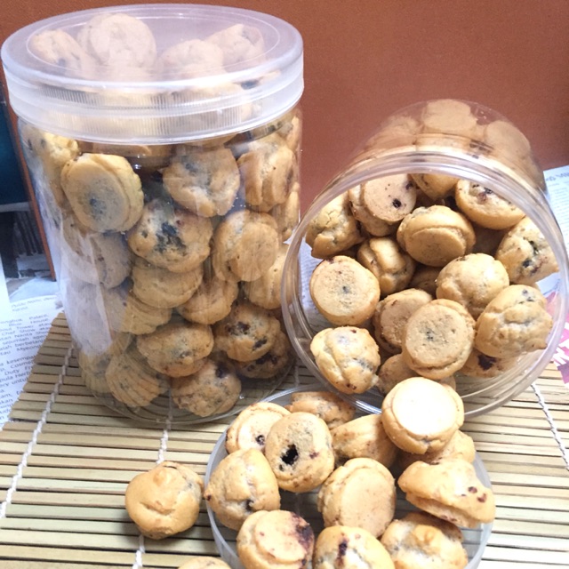 

Coklat/ keripik/ soes coklat / keripik / makanan ringan