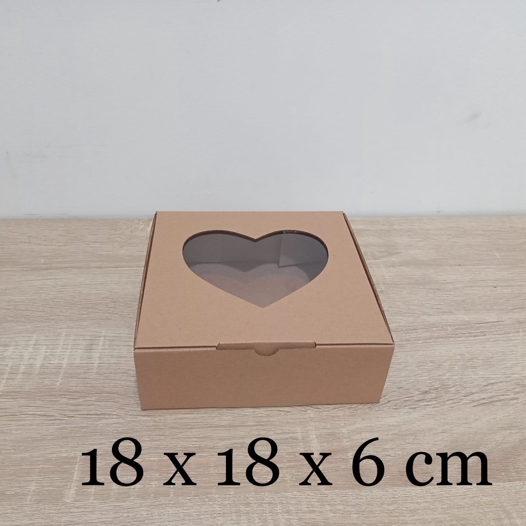 

Kardus Mika Hati / Love 18 x 18 x 6 cm... model diecut, untuk kue dll