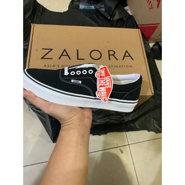 Vans era authentic black bnwb original size 40.5