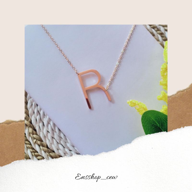 kalung liontin huruf R