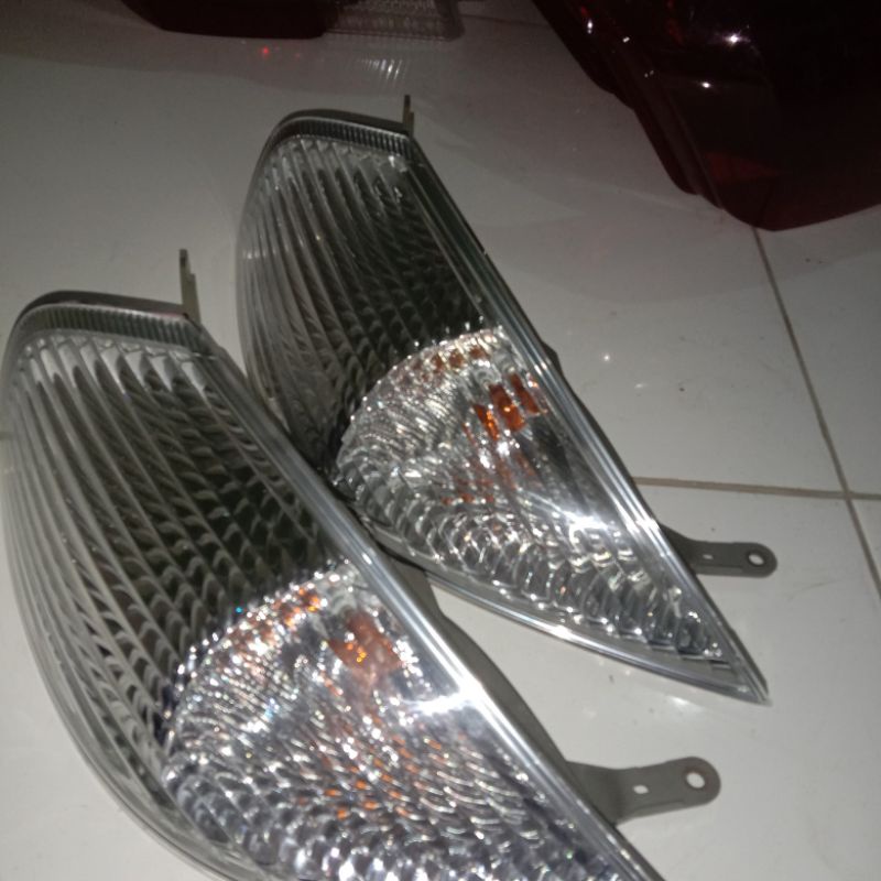 lampu sen serena c24