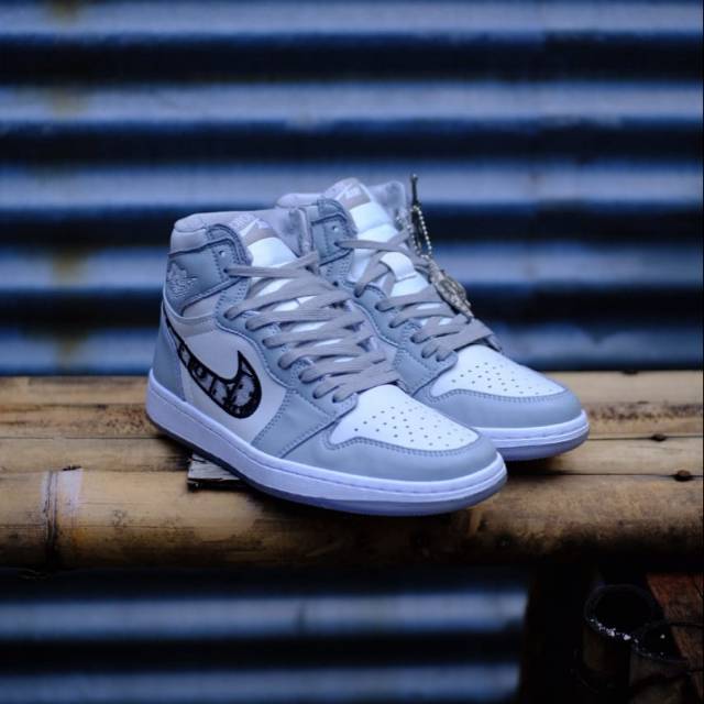Jual Nike Dior x Air Jordan 1 | Shopee 