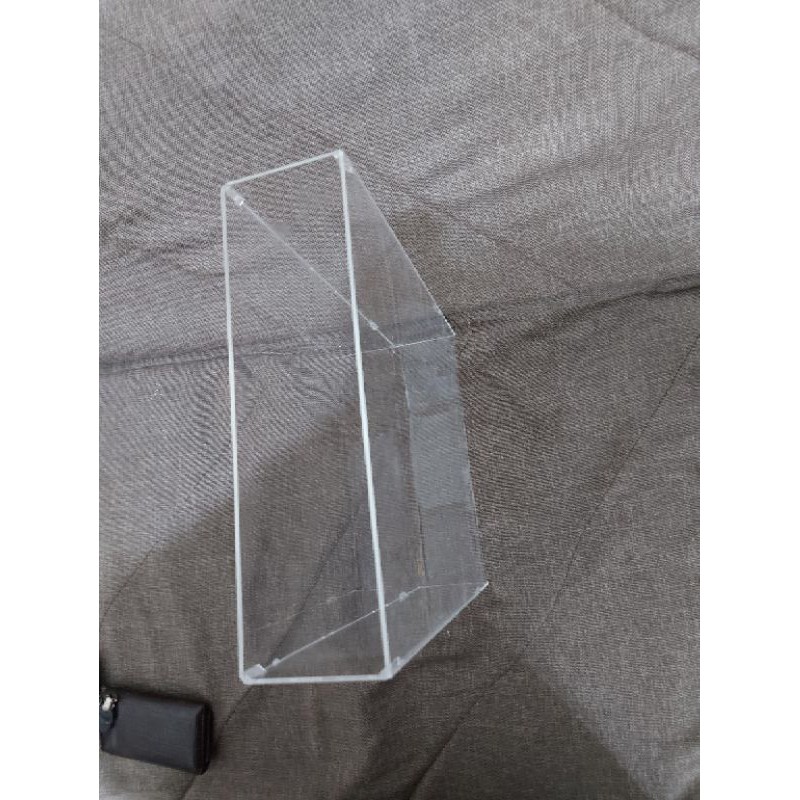 

box akrilik 15x12x30