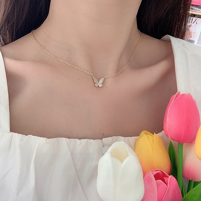 Kalung Rantai Klavikula Hias Liontin Kupu-Kupu Bahan Logam Gaya Vintage Korea Untuk Wanita