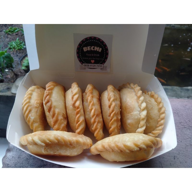 

pastel isi bihun/pastel isi kentang wortel