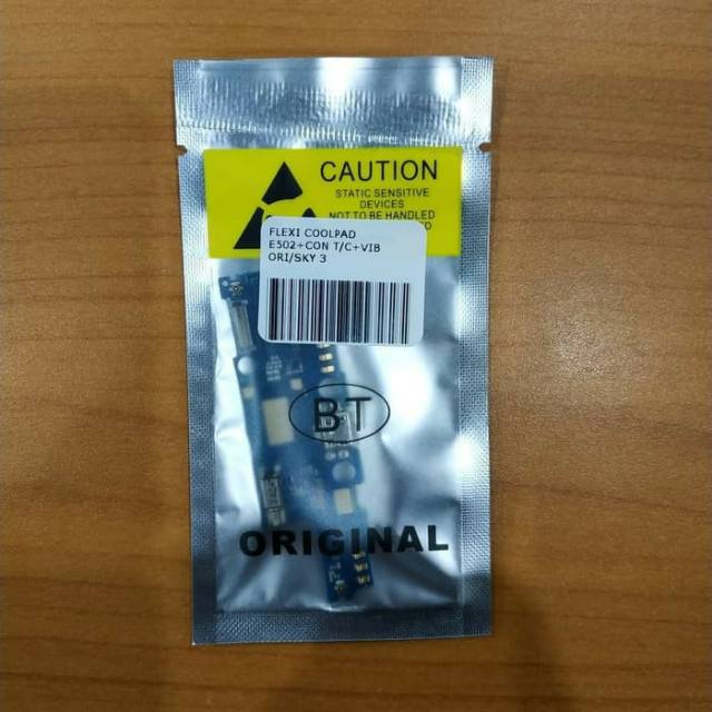 FLEXIBLE FLEXIBEL FLEKSIBEL COOLPAD E502 SKY 3 KONEKTOR CAS CHARGER .