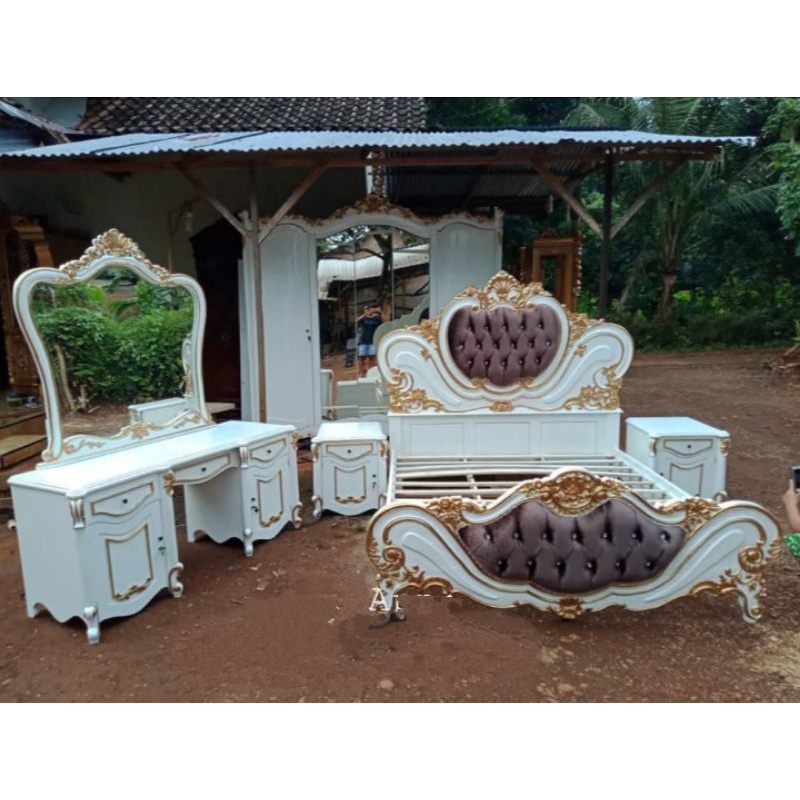 Set Kamar Tidur Mewah dipan nomor 1 Almari P4 Meja Rias tolet Nakas Duco Ukir Kualitas eksport