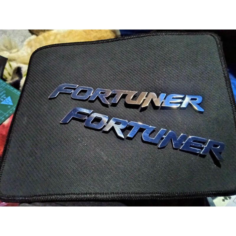 emblem mobil fortuner custom stainless