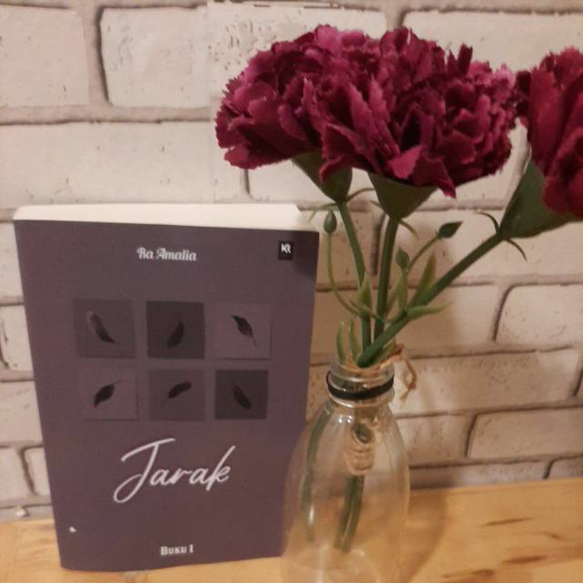 Novel wattpad jarak by Ra Amalia(preloved)