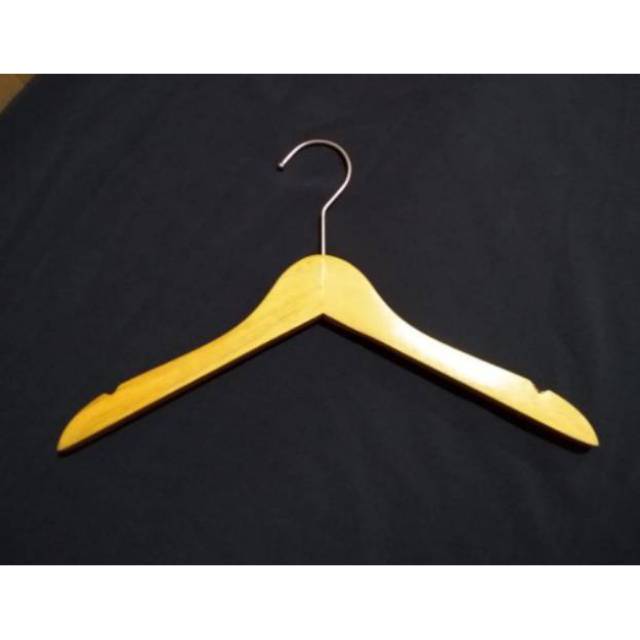 Hanger kayu anak