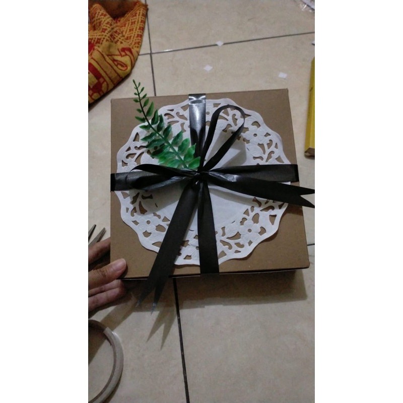 

GIFT BOX