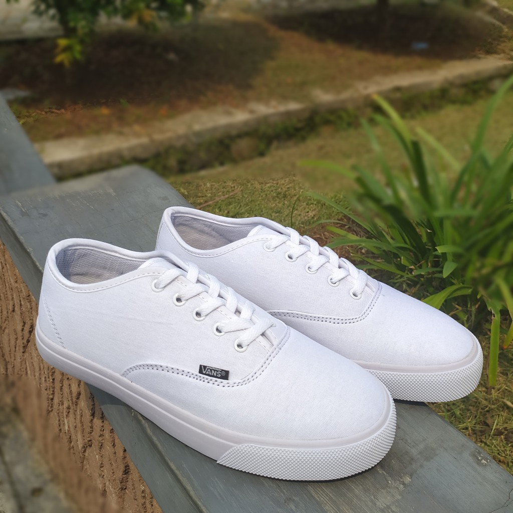 SEPATU VANS AUTHENTIC FULL WHITE