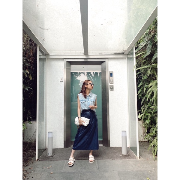 A-line skirt / rok mengkilat