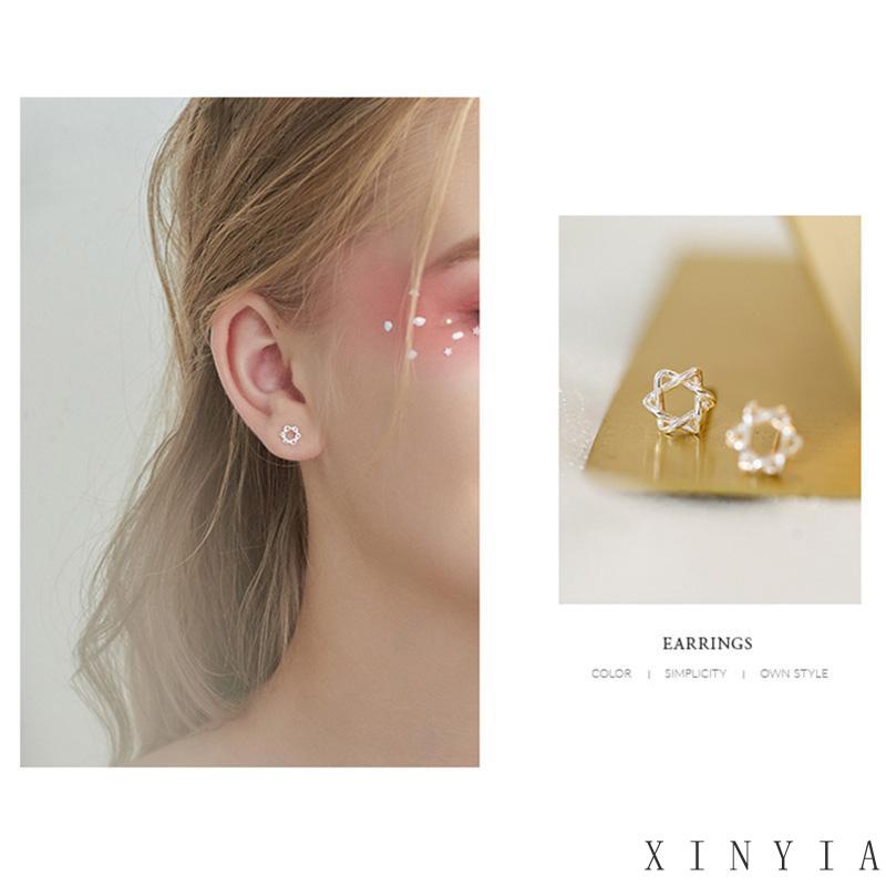 Anting Stud Mini Bentuk Bintang Hexagram Hollow Untuk Wanita