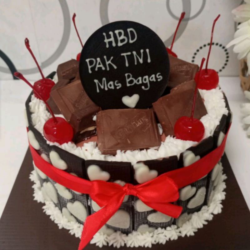 

tart es krim coklat ( 20 cm )